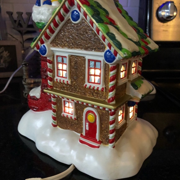 department 56 m&m shoppe - Picture 4 of 5